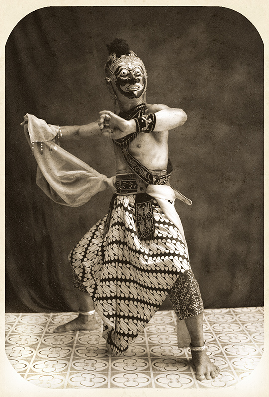 Brojonoto by Diego Zapatero - Masked actor representing the relative and companion of Prince Panji