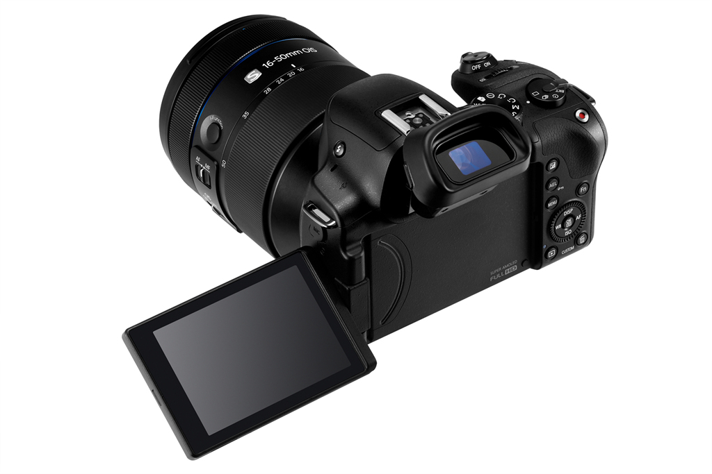 Samsung NX30 and 16-50mm 